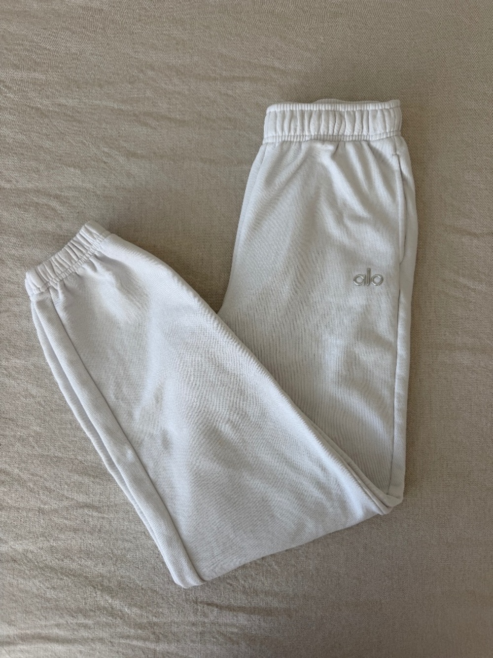 Alo Women’s White Accolade Sweatpants, XS